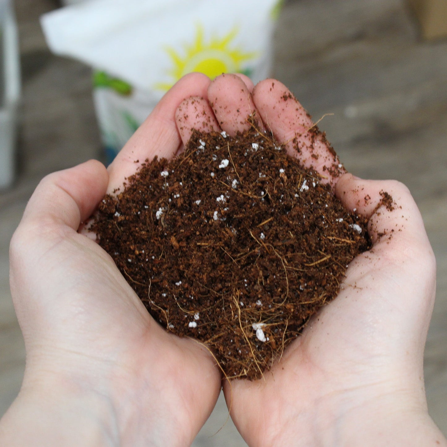 Coco Peat Perlite Potting Mix (8 Quarts) - SSKIT227